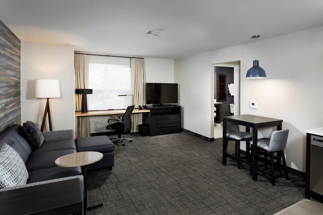 Residence Inn By Marriott Milwaukee Brookfield Exteriér fotografie